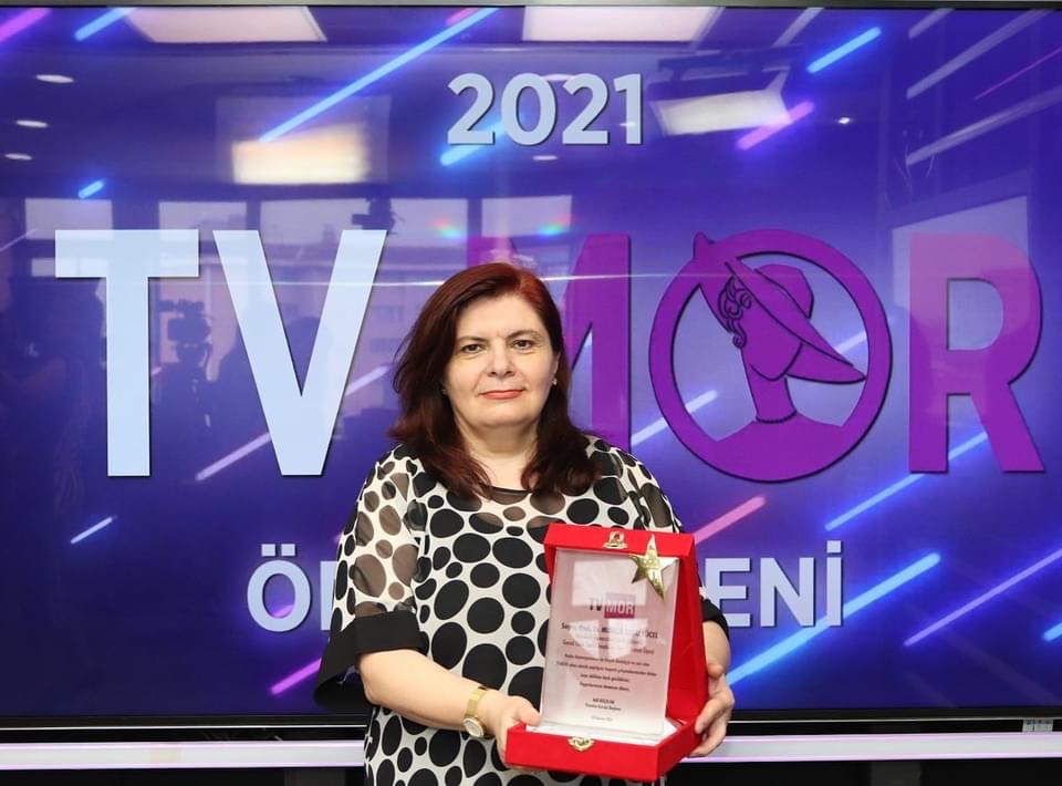Prof. Dr Mualla Uydu Yücel’e TV MOR Ödülü